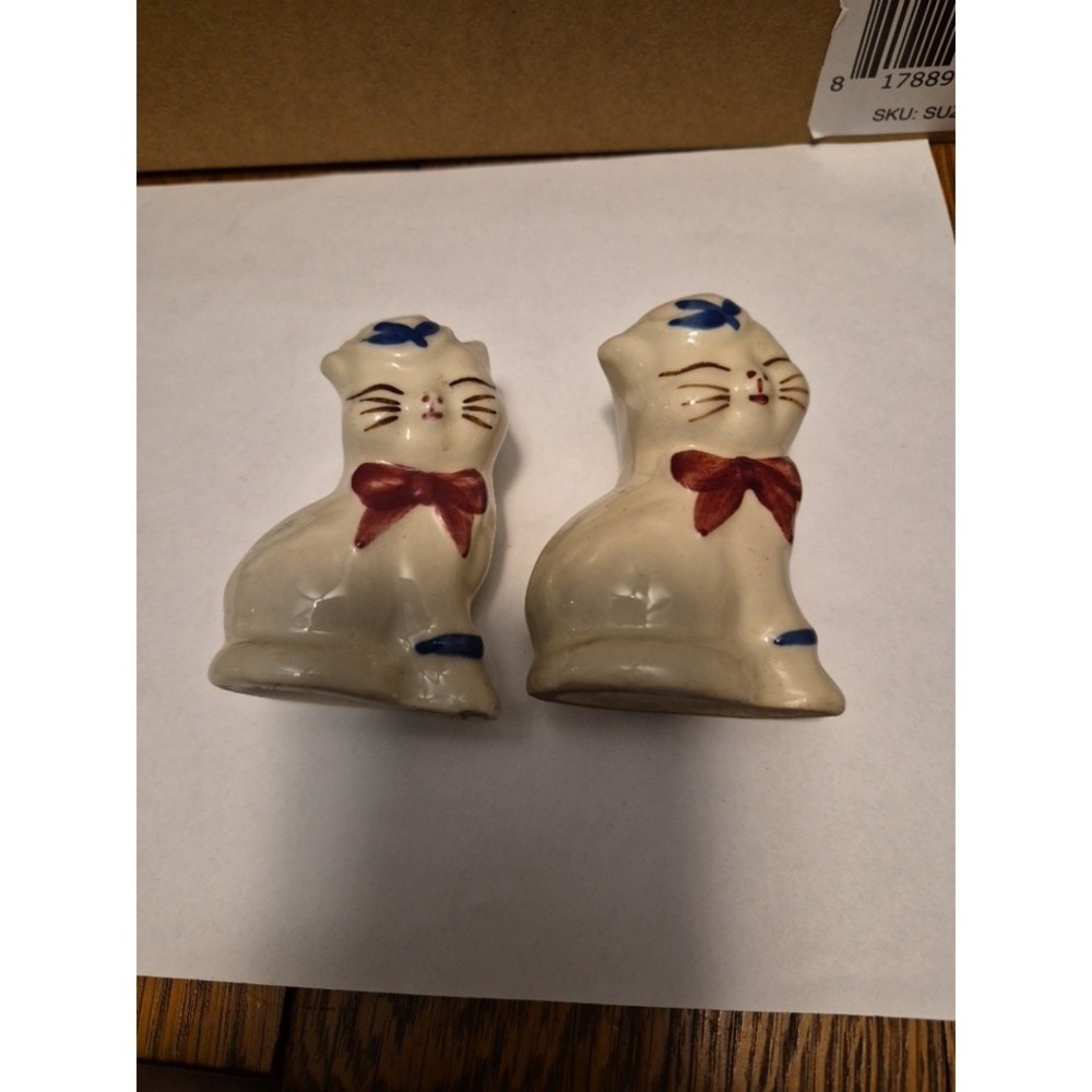 Vintage SHAWNEE Puss N Boots Cat Salt & Pepper Shakers 1940's Adorable